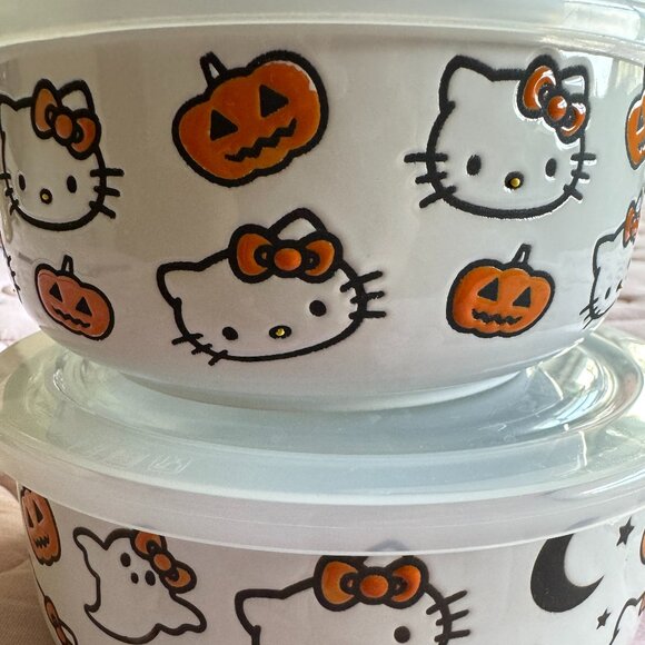 👻 Hello Kitty Halloween Ceramic Food Bowls (Set of 2) w/ Air-Tight Lids 🎃 - Picture 1 of 12